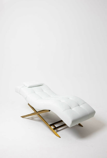 comfortable lash bed for long appointments